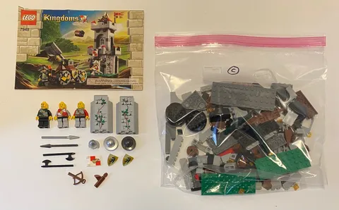 Lego 7948 Castle Kingdoms Outpost Attack Complete with Instructions 2010
