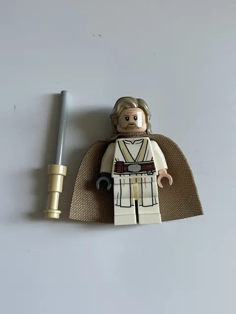 LEGO Star Wars: Old Luke Skywalker Minifigure - From Set 75200 sw0887