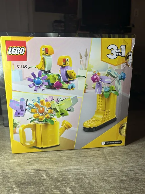 LEGO Creator 3 in 1 Flowers in Watering Can 31149 Set 420 pcs Age 8+ Box