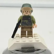 LEGO Star Wars Endor Rebel Trooper Minifigure sw0504 Commando with Blaster