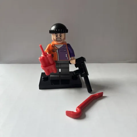Lego Two-Face's Henchman 6864 Orange & Purple, Beard Super Heroes Minifigure 