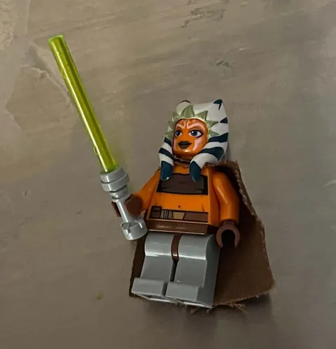 LEGO Star Wars Ahsoka Tano Minifigure w/ Cape & Lightsaber SW0759 2016 75158