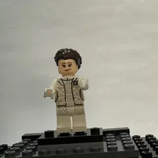 LEGO Star Wars Princess Leia SW0958 Genuine LEGO Hairline Torso Crack