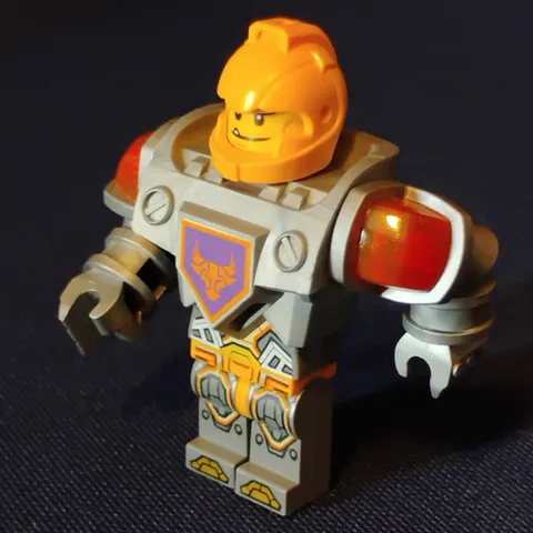 LEGO NEXO KNIGHTS Axl Minifigure Gray Orange Armor Angry Face 