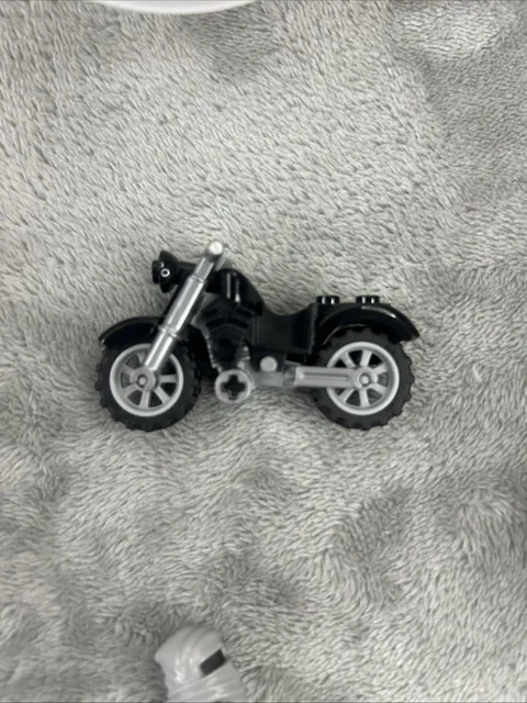 Lego Motorcycle Vintage with Flat Silver Chassis and Light Bluish Gray Wheels