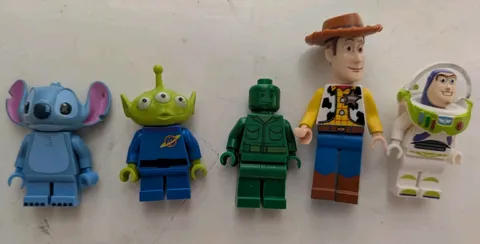 LEGO Minifigure Lot of (5) Toy Story Disney Woody Buzz Lilo And Stitch 