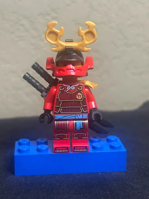 Lego Ninjago Minifigure Nya 15th Anniversary Ninja Display 71866