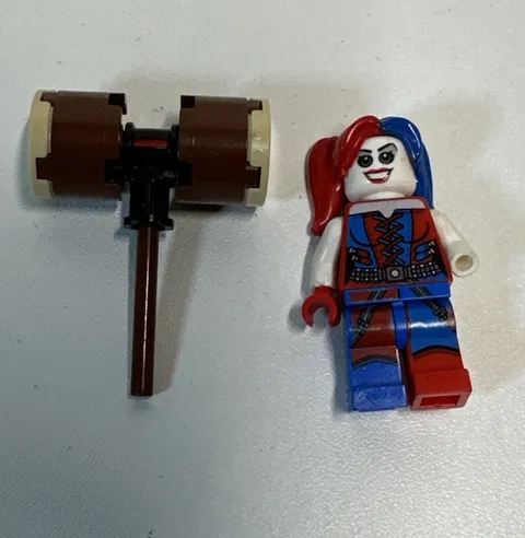 Harley Quinn Blue/Red 76053 Hammer LEGO® Minifigure-missing One Hand