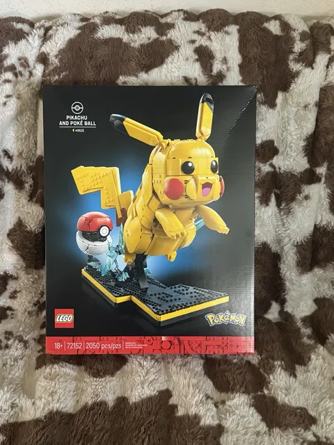LEGO Pokémon Pikachu and Poké Ball 72152 Pokemon Poke New Sealed