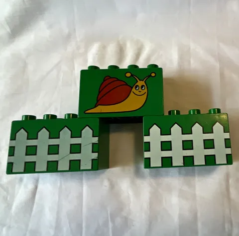 LEGO DUPLO Printed Fence & Snail Bricks Lot of 3 Green White Yellow Brown