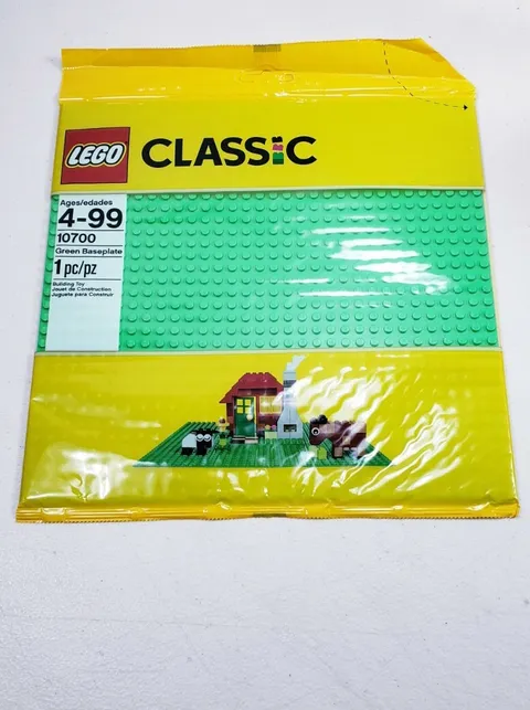 Lego Classic 10700 Green Baseplates 