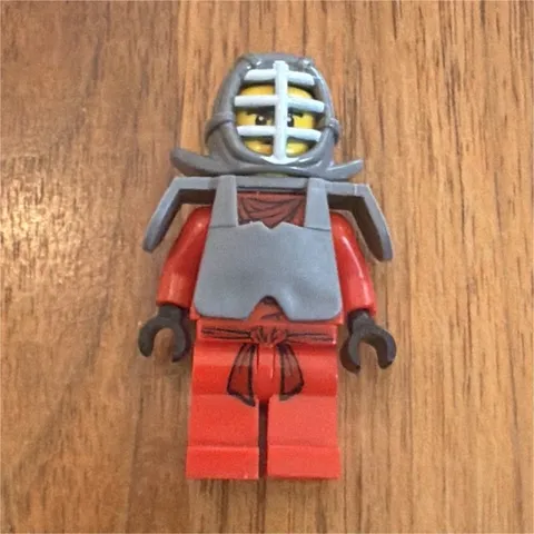 LEGO NINJAGO Minifigure Red Body Gray Armor Helmet Figure Age 5+