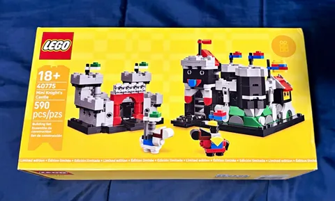LEGO Mini Knight's Castle 40775 Limited Edition 590-Piece Castle Set 18+
