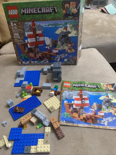LEGO Minecraft: The Pirate Ship Adventure 21152 Missing Many Pieces. Manual incl