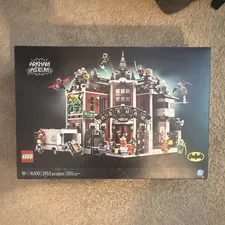 LEGO Batman Arkham Asylum 76300 Sealed