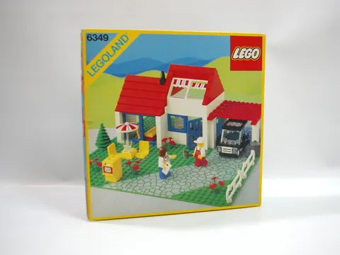 LEGO 6349 Vacation House 1988 Vintage Town 193 pcs 2 Minifigs From Japan