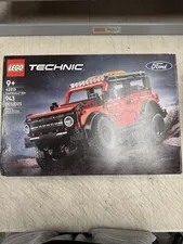 LEGO Technic Ford Bronco 42213 SUV Building Set 943 Pc Off Road Truck