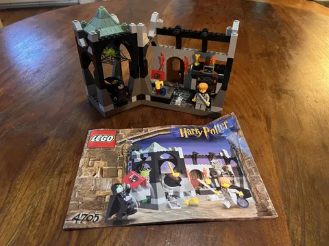 LEGO Harry Potter: Snape's Class (4705) 100% complete w/ Instructions