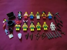LEGO Islanders & Pirates   Minifigures LOT.  12  Figures & , Weapons