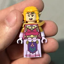 LEGO Princess Zelda Minifigure - Blonde Hair, Pink Dress