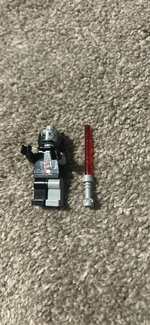 LEGO Star Wars 7672 Battle Damaged Darth Vader SW0180