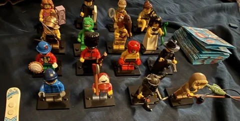 Lego Minifigures Series 5 8805 Complete Set Of 16 Figures