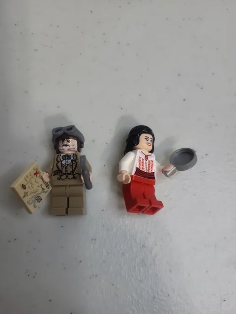 Henry Jones Sr. Female & Map Crusade Indiana Jones LEGO® Minifigure Mini Figure