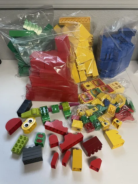 LEGO DUPLO - HUGE collection, over 500 pieces, Mixed Bricks, 10lb