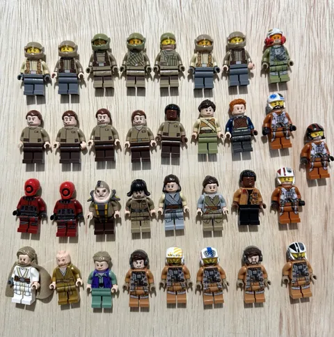 LEGO Star Wars 33 Minifigure Lot - Assorted Characters from the Sequel Trilogy  