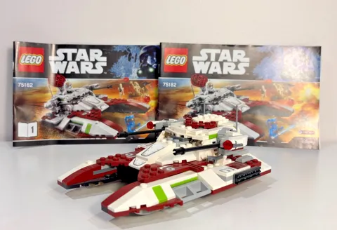 LEGO Star Wars 75182 Republic Fighter Tank – Complete w/ Manuals – No Minifigs