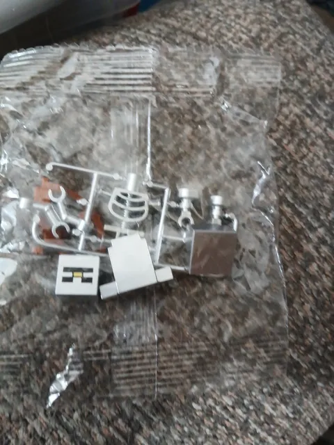 Minecraft Silver Armored Skeleton Minifig NIP