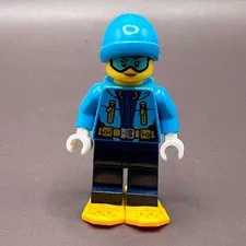 LEGO Minifigure Arctic Explorer Female cty0906 City Yellow Flippers