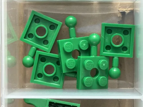 LEGO Parts - Green Plate 2 x 2 with Tow Ball and Hole - No 15456 - QTY 5