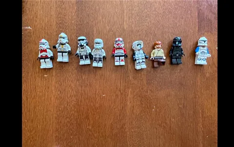LEGO Star Wars Clone Trooper Minifigure Lot w/ Weapons Multiple Figures