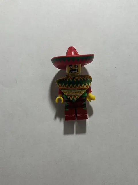 LEGO Minifigure Taco Tuesday Guy The Lego Movie Series tlm012 71004