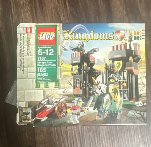 LEGO Castle Kingdoms 7187 Escape from Dragon's Prison Set 185 Pieces