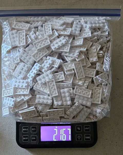 LEGO White 2x4 Plates Bulk Lot 700+ Pcs 2.16 lbs Part 3020 Builder Pack New