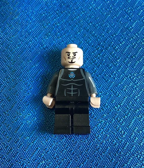 LEGO TONY STARK MINIFIGURE FROM Iron Man: Malibu Mansion Attack SUPER HERO