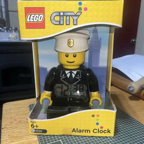 NIB 2010 LEGO Policeman Alarm Clock ClicTime SEALED Retired 9002274