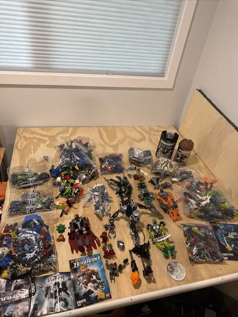 Lego Bionicle Parts, Weapons, vintage masks HEADS🔥 HUGE SEE PHOTOS