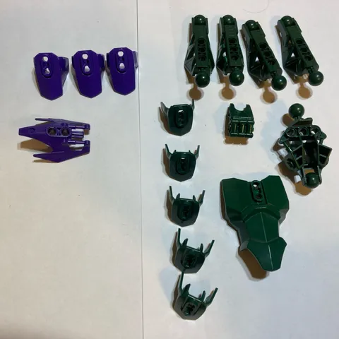 Lego Bionicle Bulk Lot Purple Dark Green Leg & Armor Pieces
