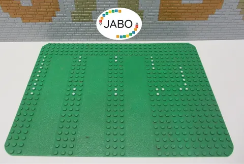 (R3/PB 16) LEGO 915p01 Plate 24x32 Green Set 357 Fire Station 570 Fire House