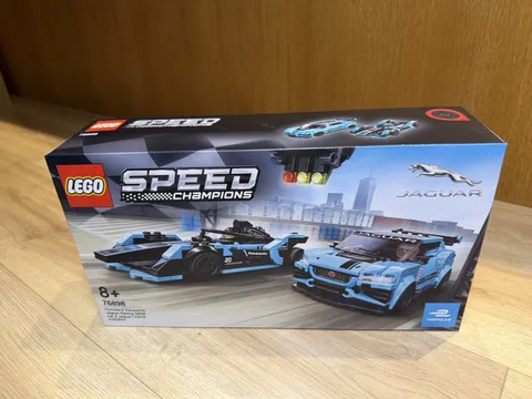 LEGO SPEED CHAMPIONS: Formula E Panasonic Jaguar Racing Gen2 Car & Jaguar I-Pace