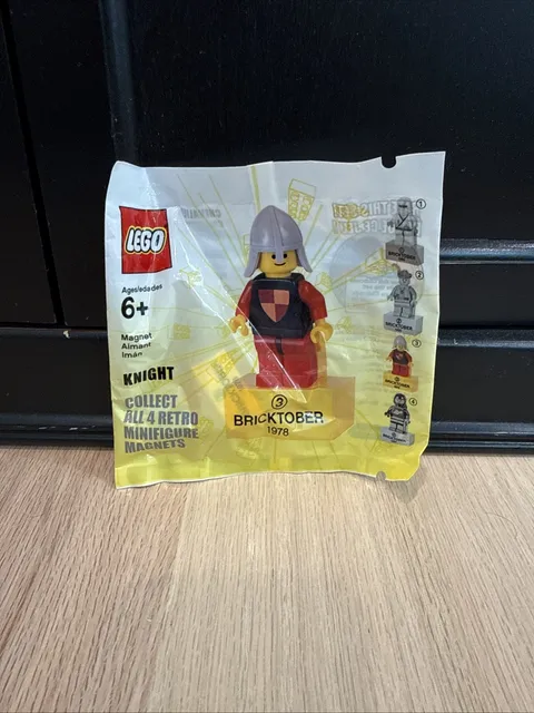LEGO 2011 Bricktober Retro Minifigure Knight Polybag Set 2856225 New Sealed