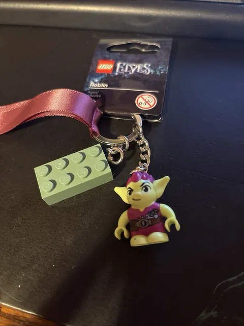 Lego Elves ROBLIN + Lego 2 x 4 Sand Green Brick Keychain 853648 New with Tag!