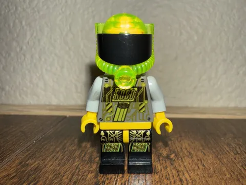 LEGO RoboForce Yellow (Chip Nebula) minifigure sp035 (1997)