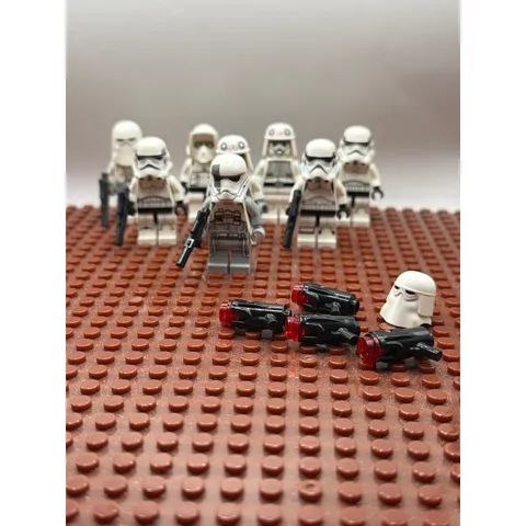LEGO Star Wars Minifigures White Imperial Stormtrooper Army Lot 8pc w/ Weapons