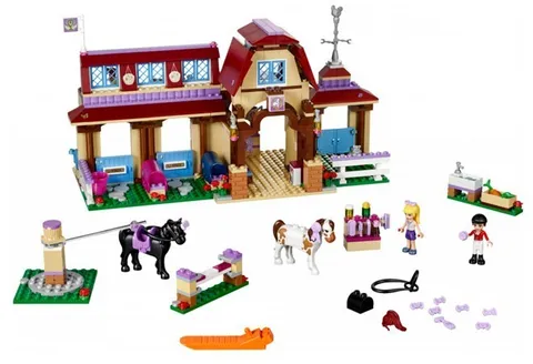 LEGO 41126 Friends Heartlake Riding Club Stables,  w/ minifigs ***read***