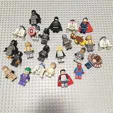 LEGO Star Wars/DC/Marvel 1 RANDOM Minifigure (READ)
