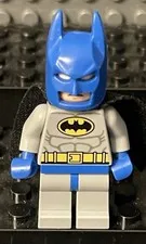 LEGO Batman Minifigure DC Super Hero 10672 / 10724 - sh111 Light Gray Black Cape